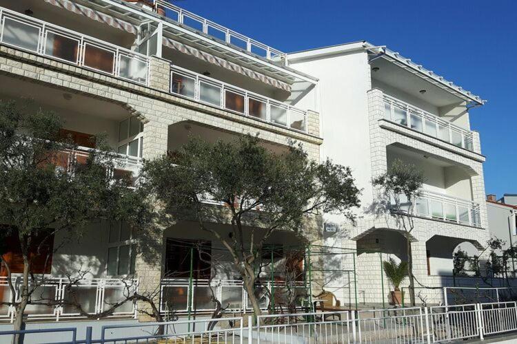 Apartments Adelheid In Biograd, Close To The Beach بيوغْغاد نا موغو المظهر الخارجي الصورة