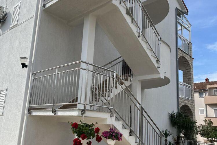 Apartments Adelheid In Biograd, Close To The Beach بيوغْغاد نا موغو المظهر الخارجي الصورة